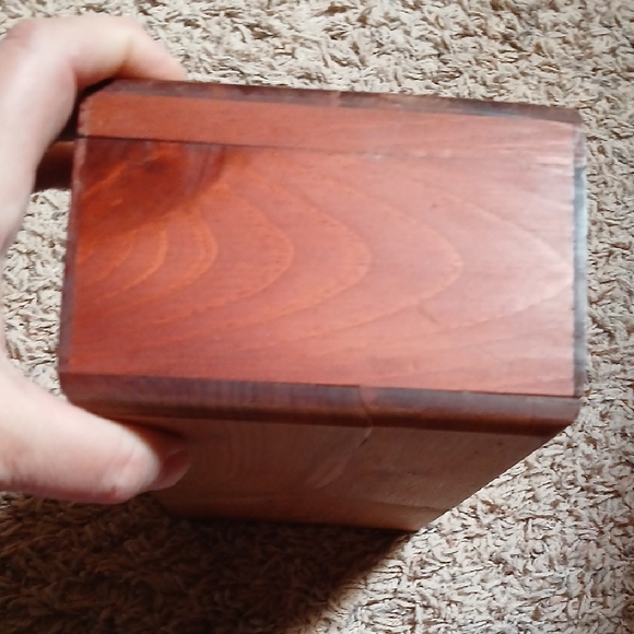 Lane Mini Cedar Chest - Picture 8 of 10